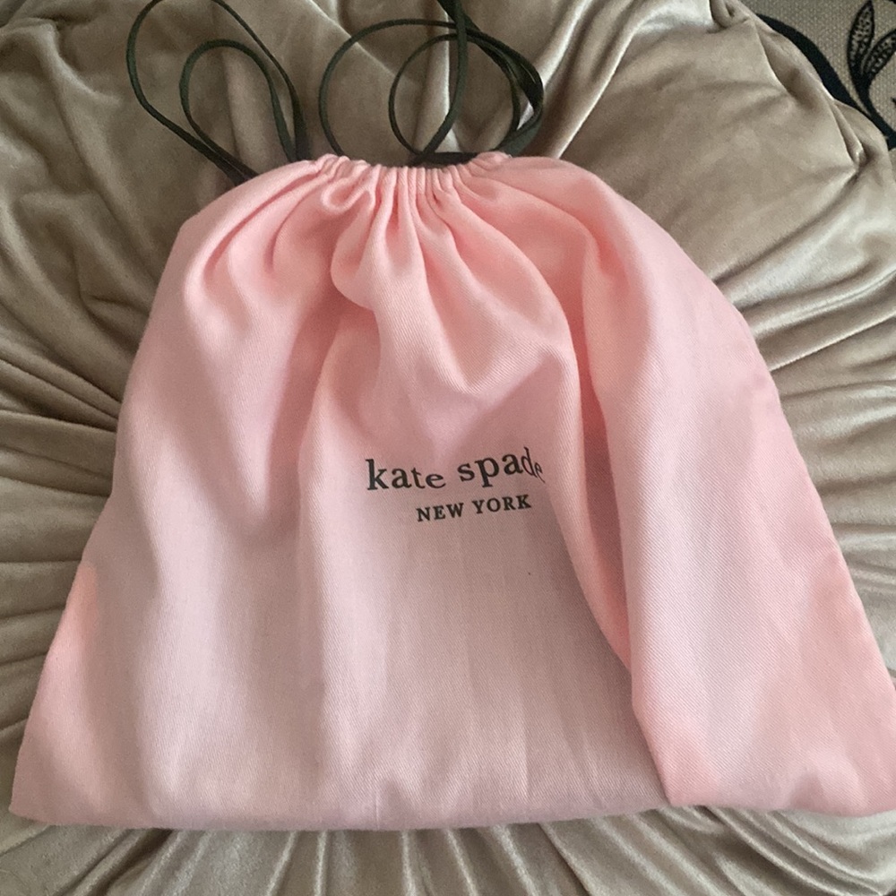 🎀 Kate Spade Wristlet pouch Wallet - Cute , spacious & Dust bag included. - Picture 9 of 9